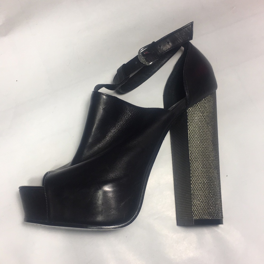 Dolce Vita Peep Toe Booties